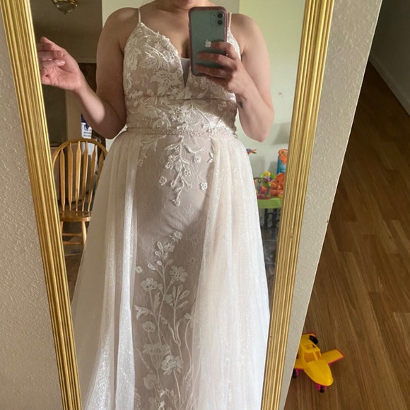 Azazie Sade Wedding Dress - Picture 3 of 10